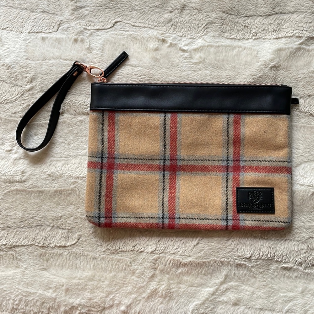 NWOT British Bag Company Wristlet